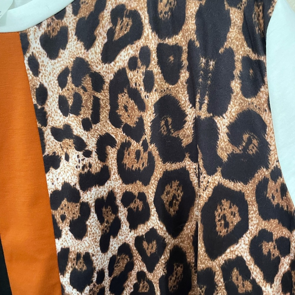 LEOPARD ANIMAL PRINT SHORT SLEEVED TOP PLUS SIZE 3X NWT - Picture 2 of 8